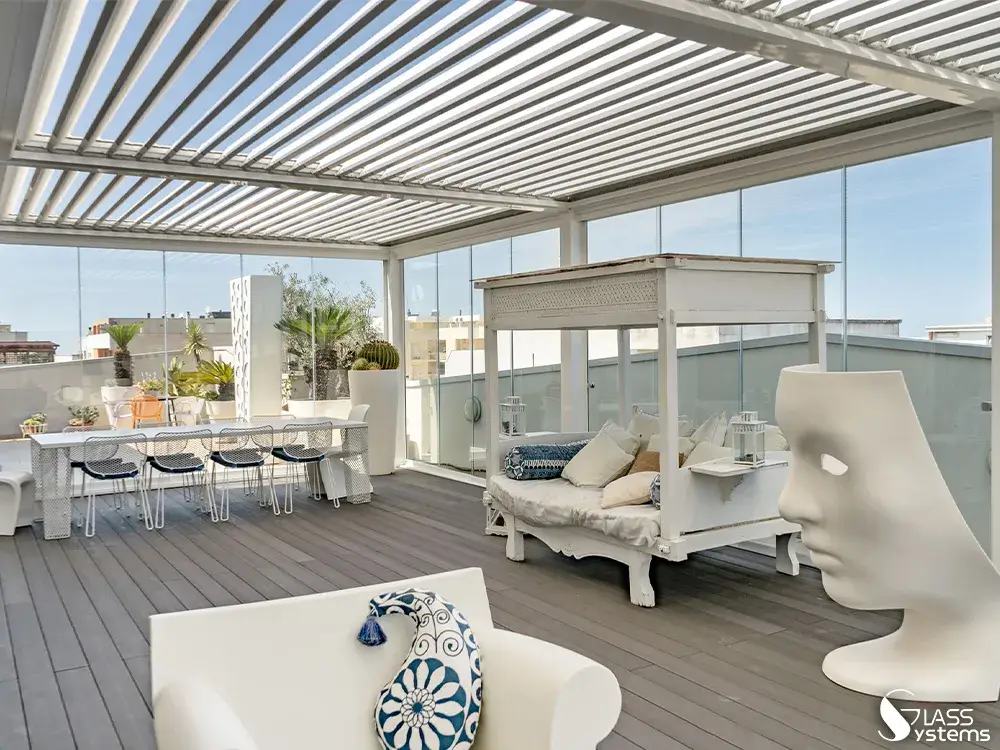 Grande pergola en aluminium blanche
