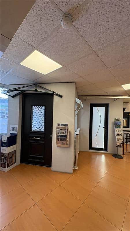 portes d'entrée showroom